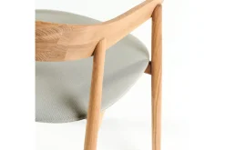 Designerstuhl Unaj mit Arm Eiche