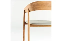 Designerstuhl Unaj mit Arm Eiche