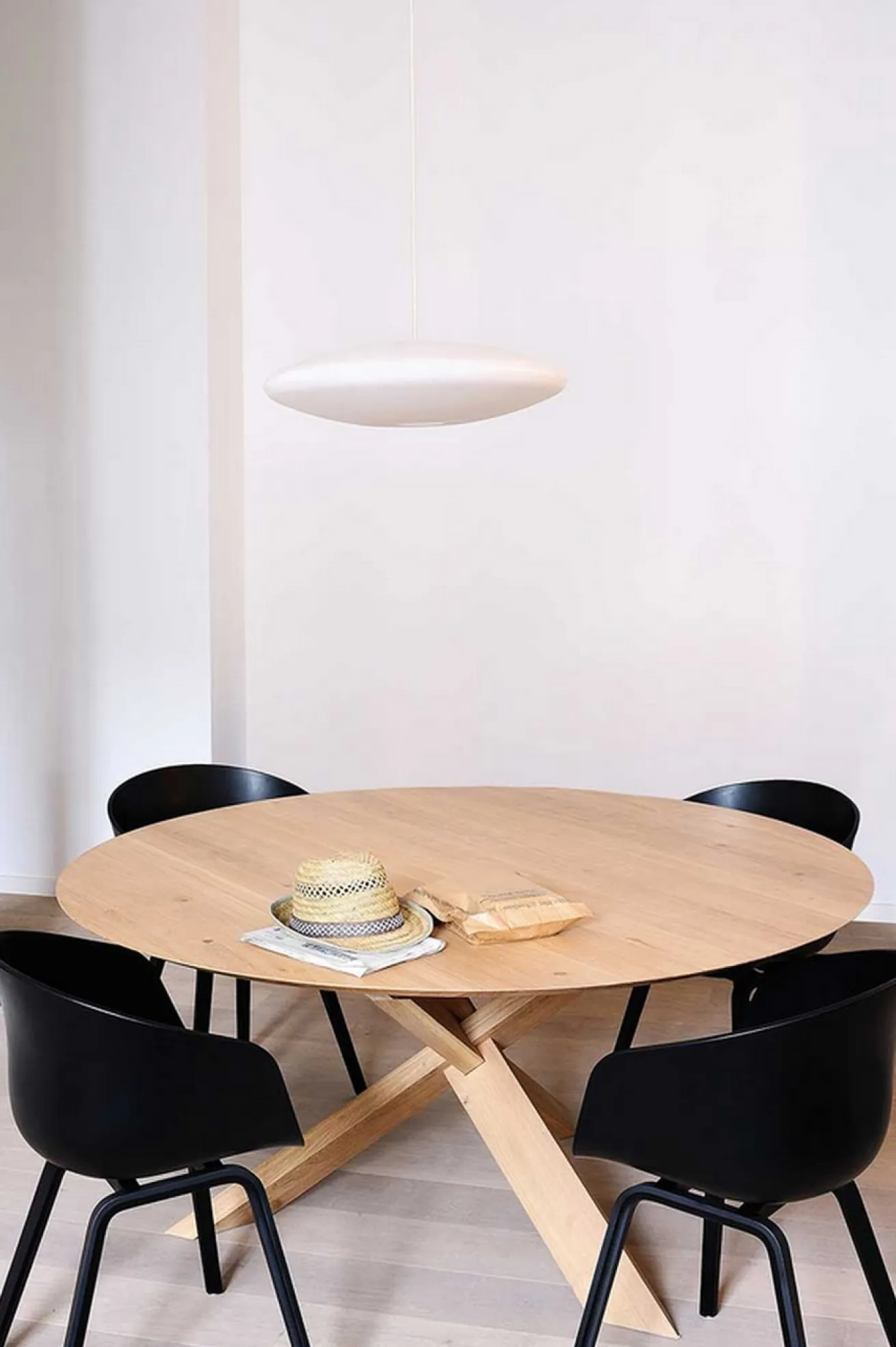 Esstisch Circle Eiche natur D 163 cm