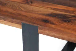 Esstisch TAB Massivholz europäischer Wildnussbaum