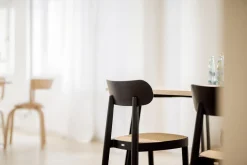 Holzstuhl mit Rattan P 118 schwarz