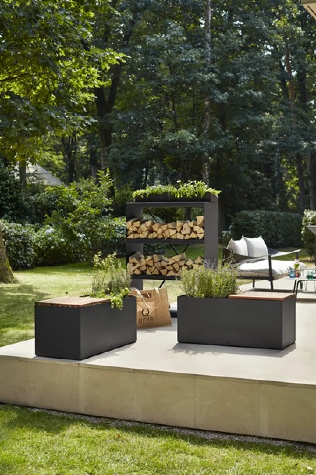 Ofyr Bench Gartenbank Black 100