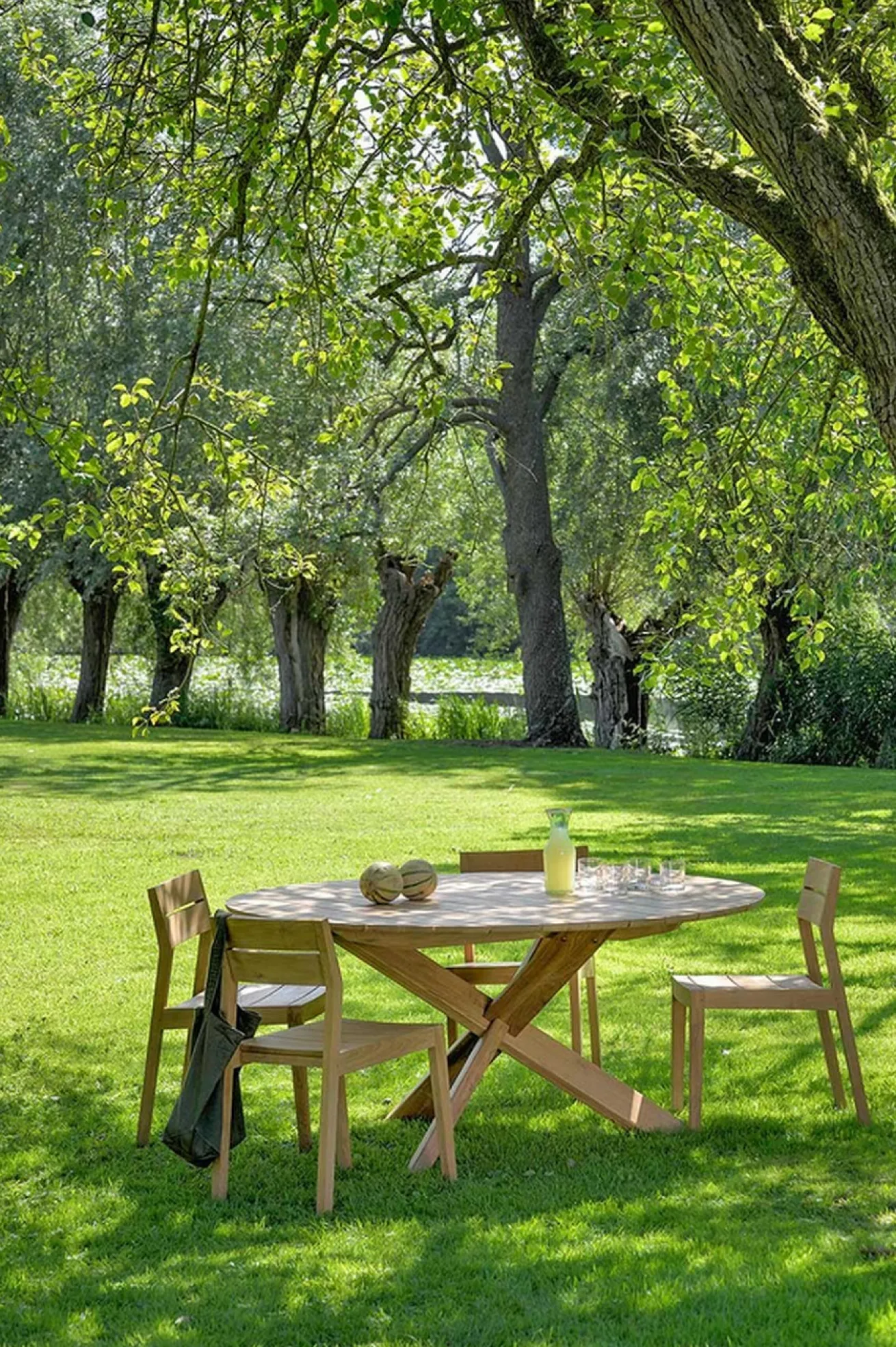 Outdoor Tisch Circle Teakholz rund klein