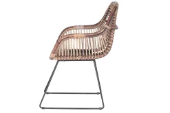 Rattanstuhl mit Armlehne und Metallkufe