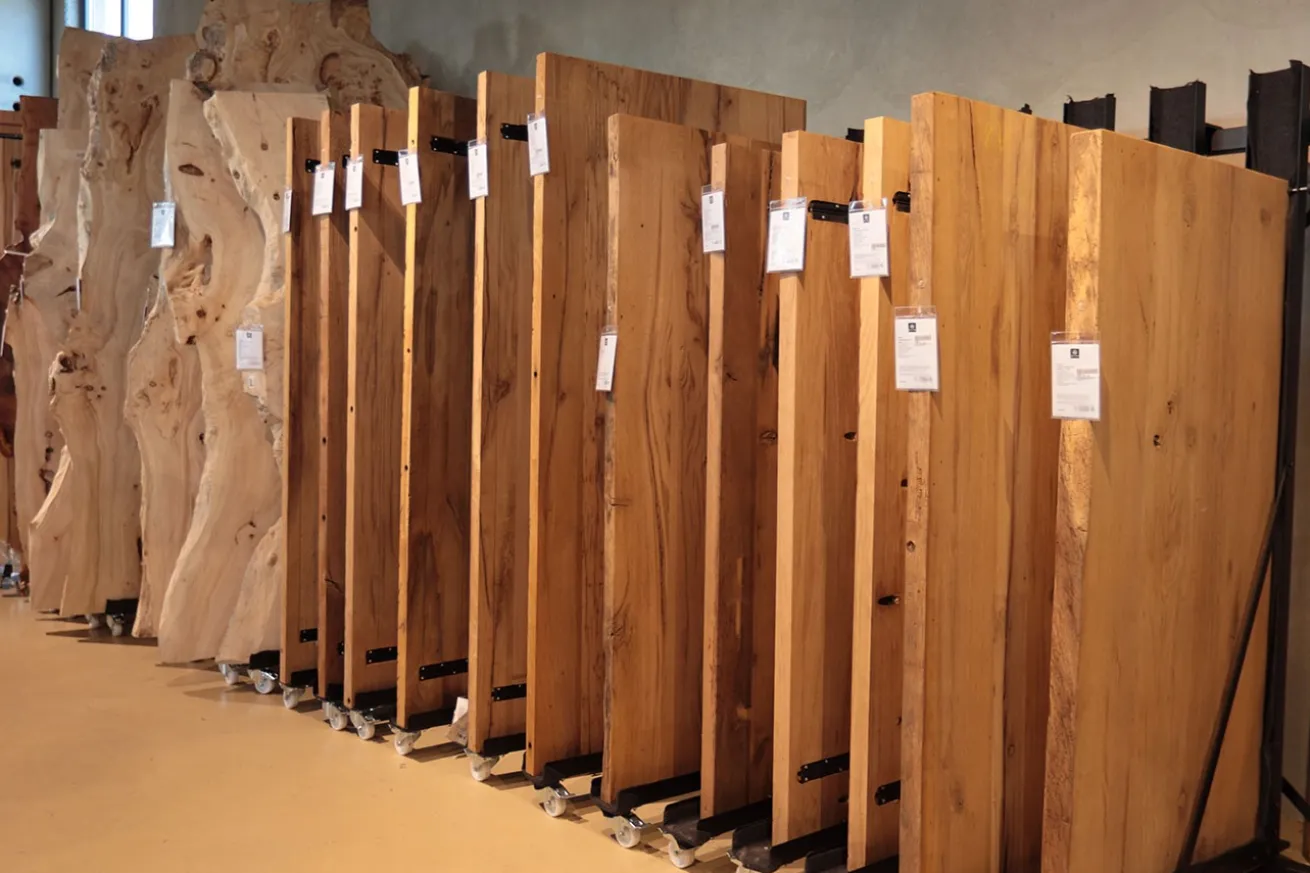 Tischplatte 8 cm astige Wildbuche massiv organische Kante ab 60 cm konfigurierbar