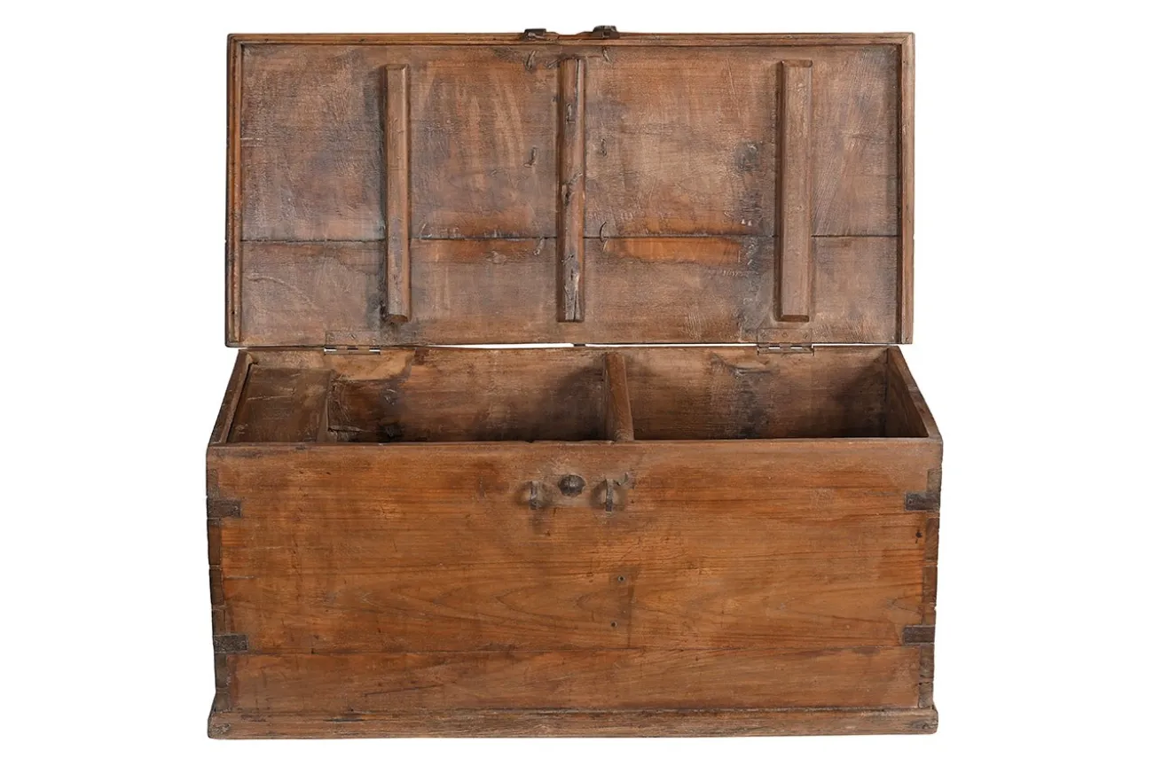 Truhe Vintage natur