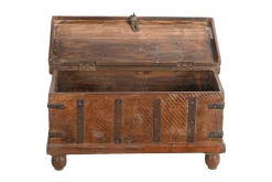 Truhe Vintage natur