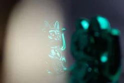 Winkekatze Lucky Cat Cosmic shiny grün